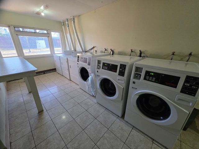 1045 Higgins Quarters Drive 4-101, Hoffman Estates, IL 60169