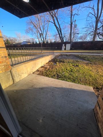 1045 Higgins Quarters Drive 4-101, Hoffman Estates, IL 60169