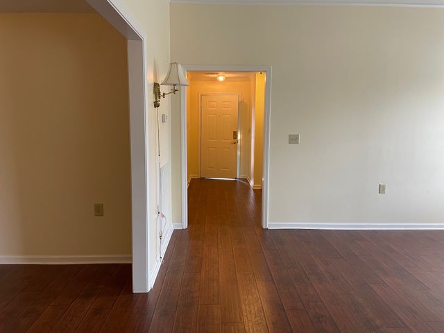 1301 Crofton Park Ct, Columbia, TN 38401