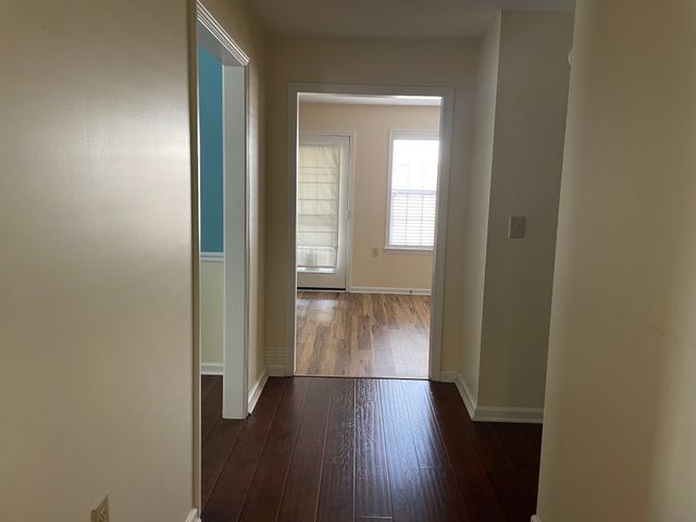 1301 Crofton Park Ct, Columbia, TN 38401