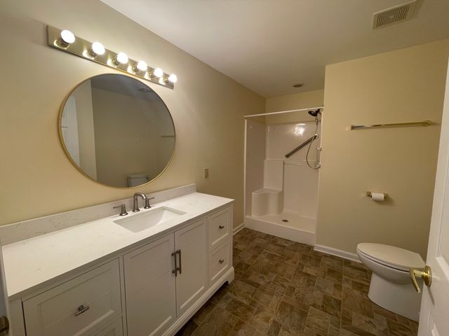 1301 Crofton Park Ct, Columbia, TN 38401