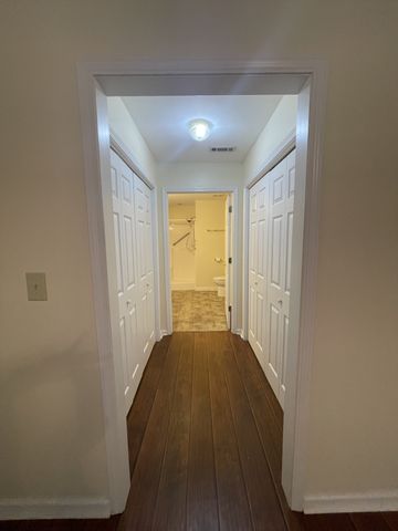 1301 Crofton Park Ct, Columbia, TN 38401