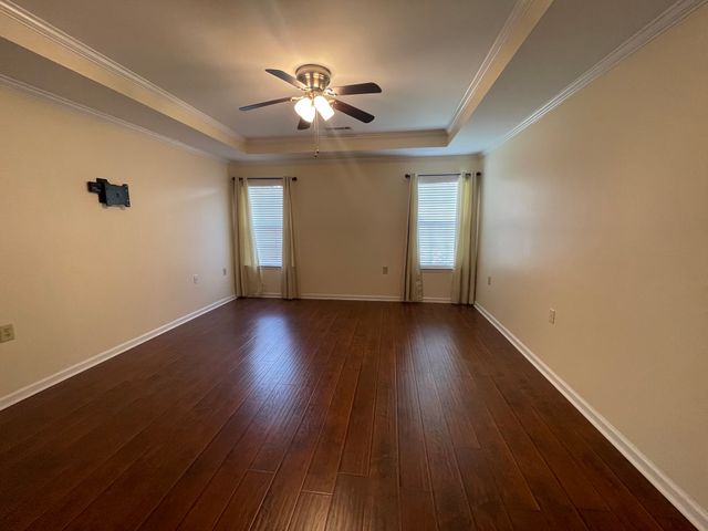 1301 Crofton Park Ct, Columbia, TN 38401