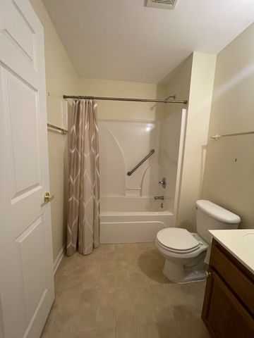 1301 Crofton Park Ct, Columbia, TN 38401