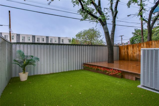 3801 San Jacinto E, Dallas, TX 75204