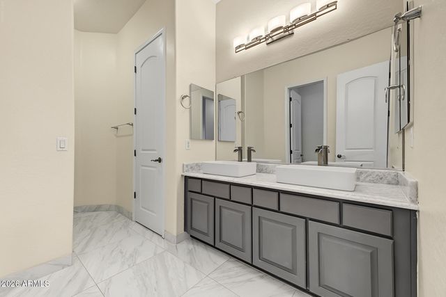 965 E BENRICH Drive, Gilbert, AZ 85295