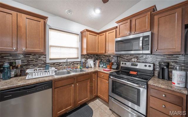 18444 Charity Drive, Dixon, MO 65459