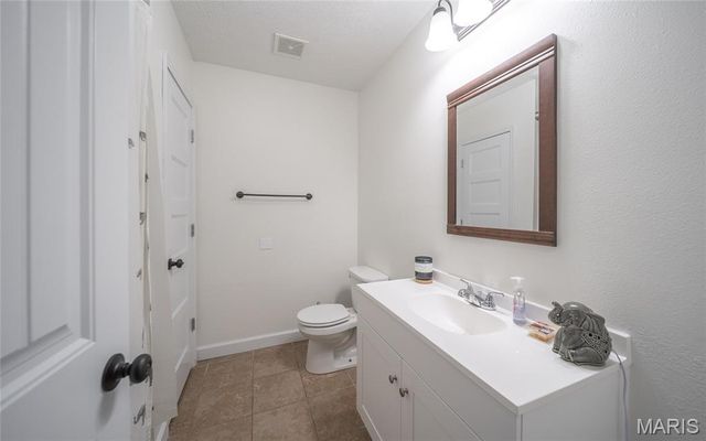 18444 Charity Drive, Dixon, MO 65459