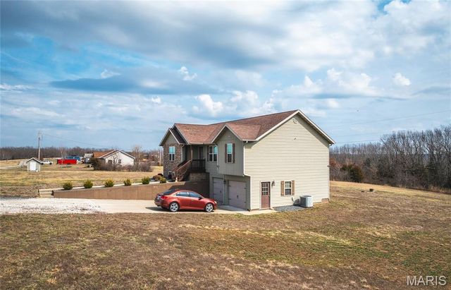 18444 Charity Drive, Dixon, MO 65459