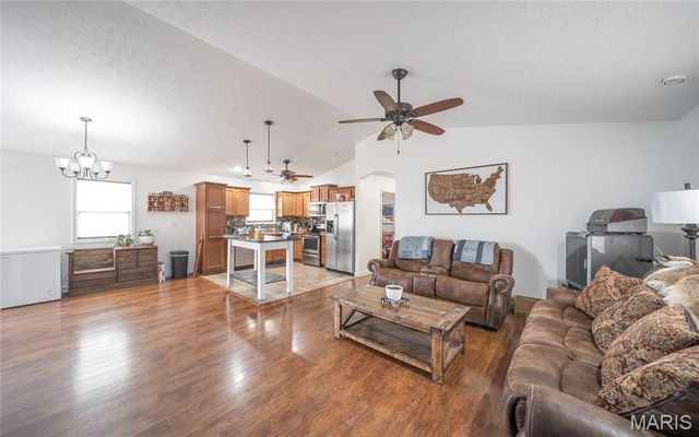 18444 Charity Drive, Dixon, MO 65459