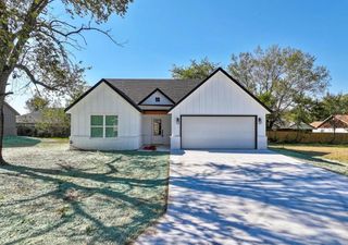 104 Zachary Drive, Grove, OK 74344