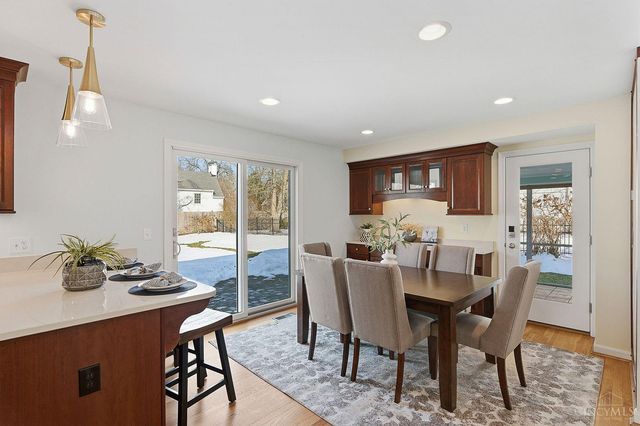 6602 Miami Bluff, Mariemont, OH 45227