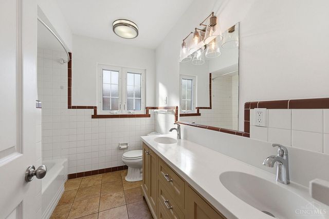 6602 Miami Bluff, Mariemont, OH 45227