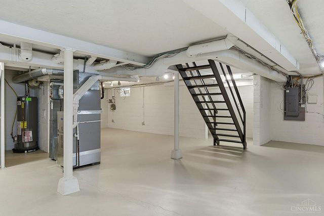 6602 Miami Bluff, Mariemont, OH 45227