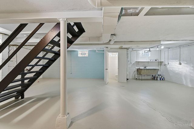 6602 Miami Bluff, Mariemont, OH 45227