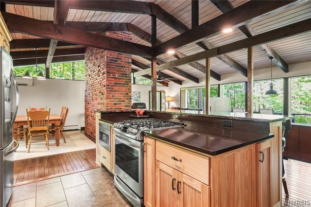 7945 Hywood Drive, Boston, NY 14075