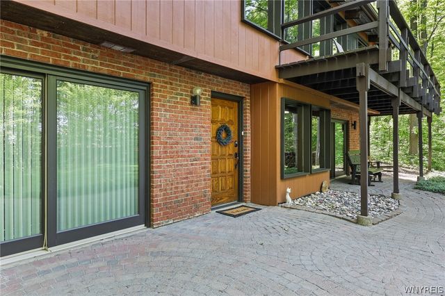 7945 Hywood Drive, Boston, NY 14075