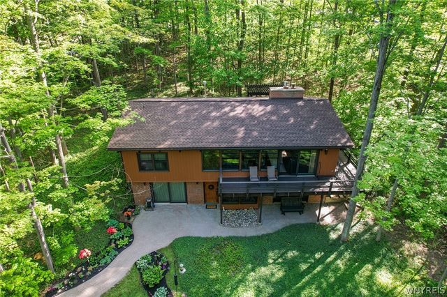 7945 Hywood Drive, Boston, NY 14075