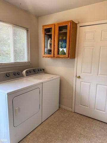 520 Sheldon Street, Algonac, MI 48001