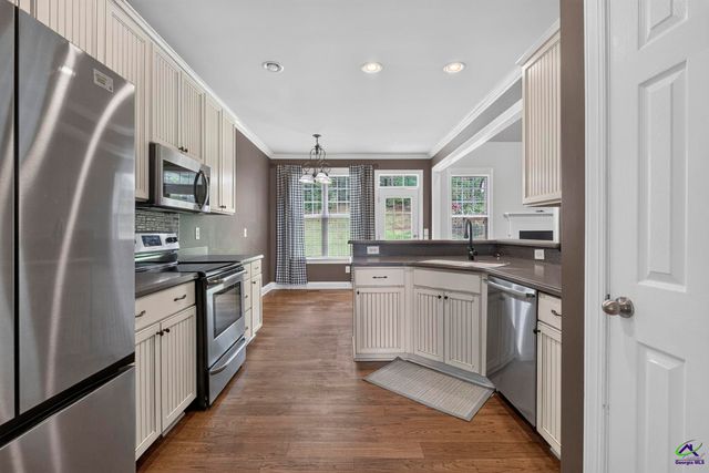 242 Carsons Walk, Macon, GA 31216