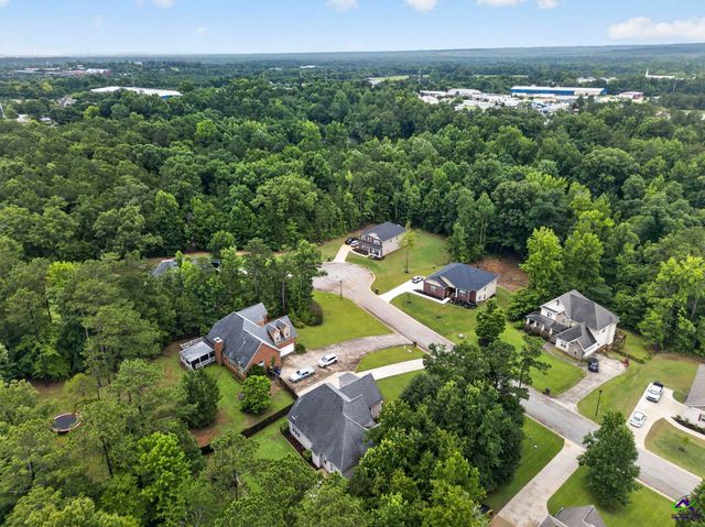 242 Carsons Walk, Macon, GA 31216