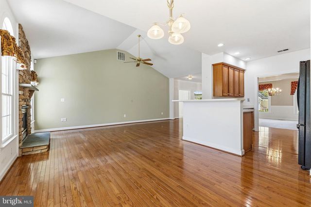 14606 CEDAR KNOLL DR, Centreville, VA 20120