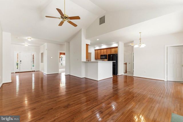 14606 CEDAR KNOLL DR, Centreville, VA 20120