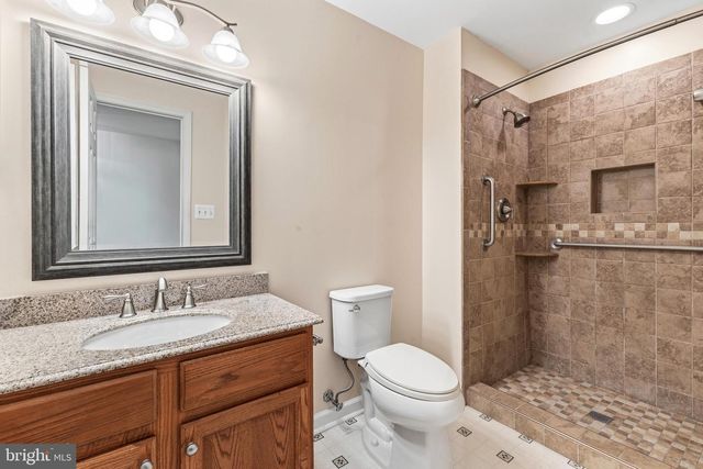 14606 CEDAR KNOLL DR, Centreville, VA 20120