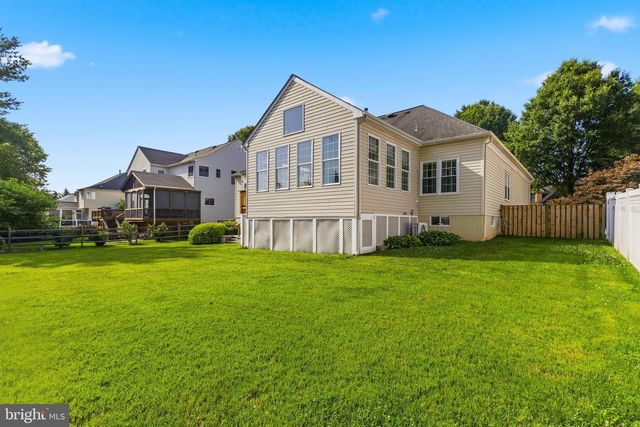 14606 CEDAR KNOLL DR, Centreville, VA 20120
