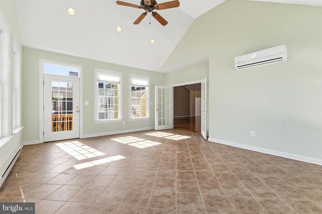 14606 CEDAR KNOLL DR, Centreville, VA 20120