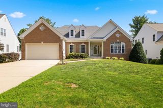 14606 CEDAR KNOLL DR, Centreville, VA 20120