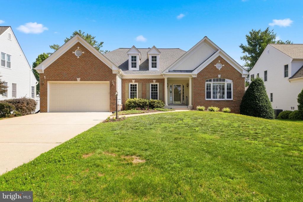 14606 CEDAR KNOLL DR, Centreville, VA 20120