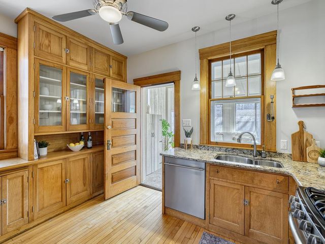 1866 Summit Avenue, Saint Paul, MN 55105