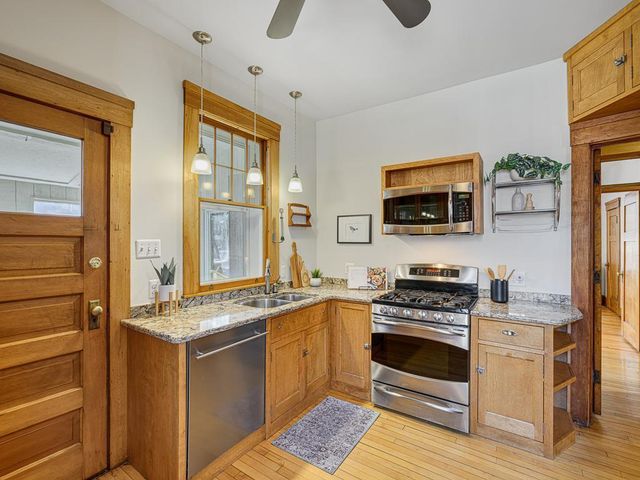 1866 Summit Avenue, Saint Paul, MN 55105