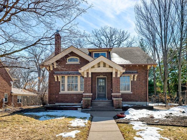 1866 Summit Avenue, Saint Paul, MN 55105