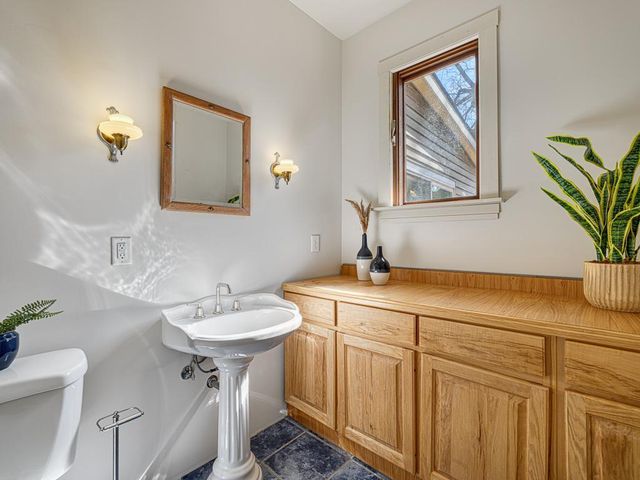 1866 Summit Avenue, Saint Paul, MN 55105