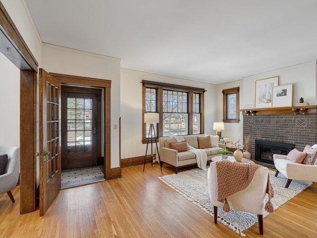 1866 Summit Avenue, Saint Paul, MN 55105