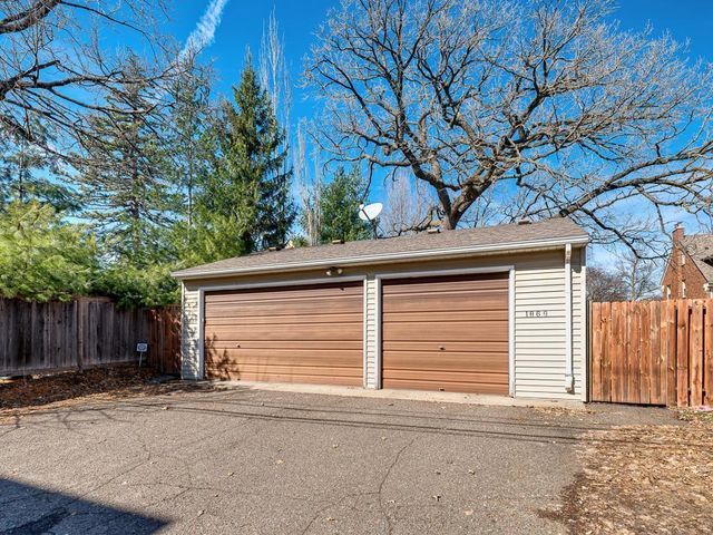 1866 Summit Avenue, Saint Paul, MN 55105