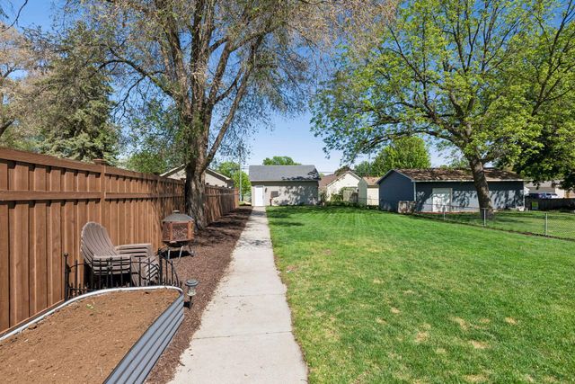4306 Zane Avenue N, Crystal, MN 55422