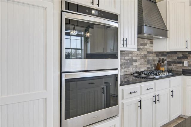 278 Leuschner Road, Elm Mott, TX 76640