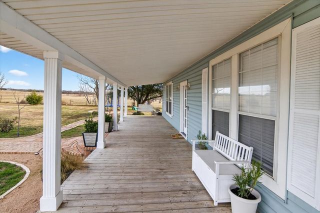 278 Leuschner Road, Elm Mott, TX 76640