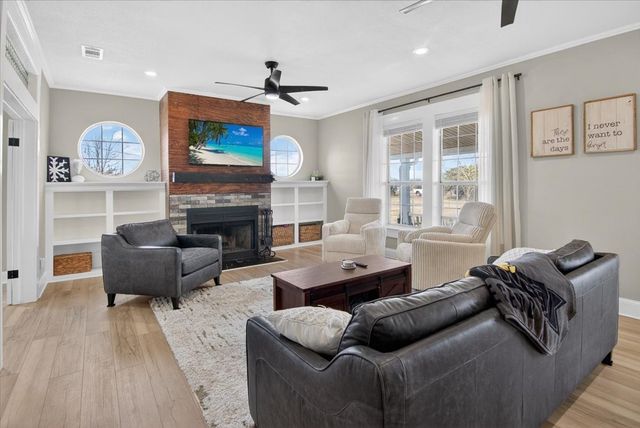 278 Leuschner Road, Elm Mott, TX 76640