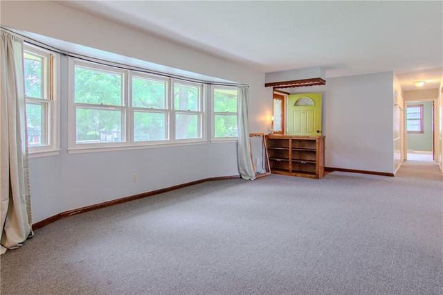 103 8th Street, Garden City, MO 64747