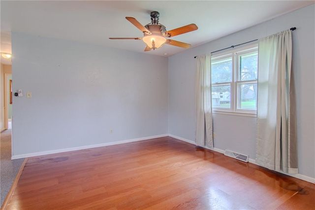103 8th Street, Garden City, MO 64747