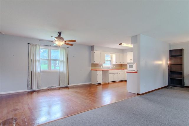 103 8th Street, Garden City, MO 64747