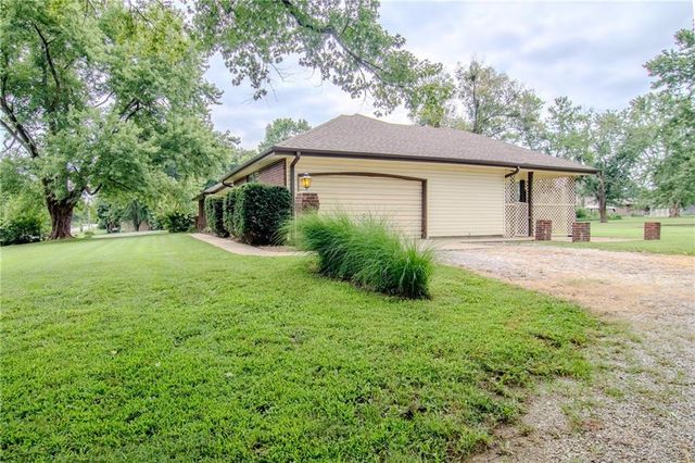 103 8th Street, Garden City, MO 64747