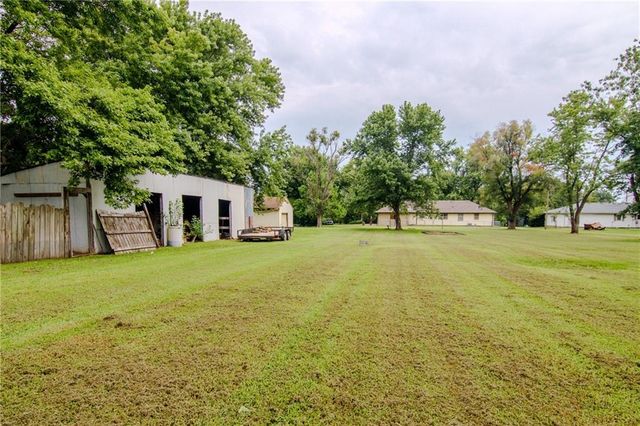 103 8th Street, Garden City, MO 64747