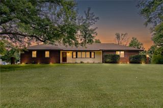 103 8th Street, Garden City, MO 64747
