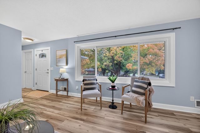 2021 22nd Street NW, Rochester, MN 55901