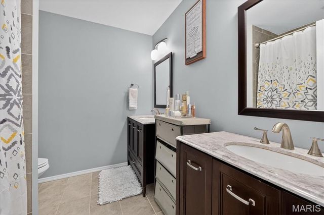 556 Red Rock Drive, Ballwin, MO 63011